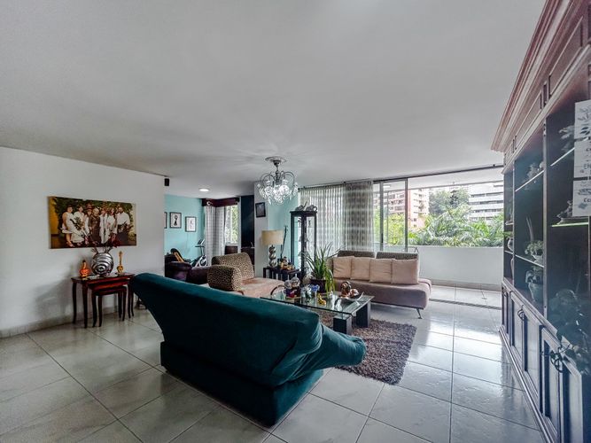 Apartamento de 5 alcobas en venta en El Peñon, Cali, 225 m² · foto 2 de 23