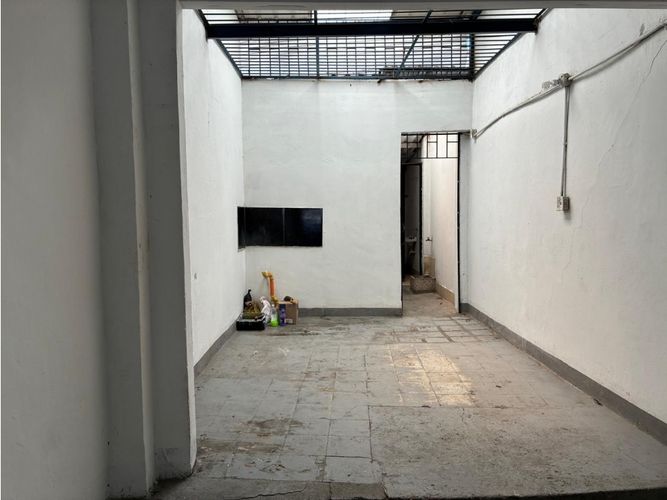 Bodega en arriendo en Gerona, Medellín, 100 m² · foto 8 de 13