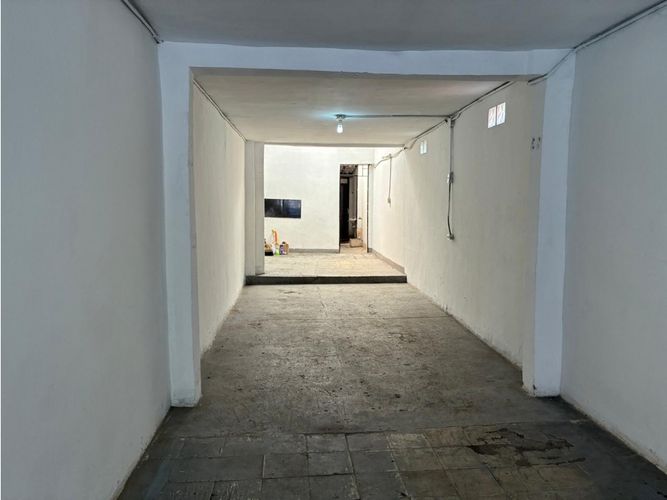Bodega en arriendo en Gerona, Medellín, 100 m² · foto 9 de 13