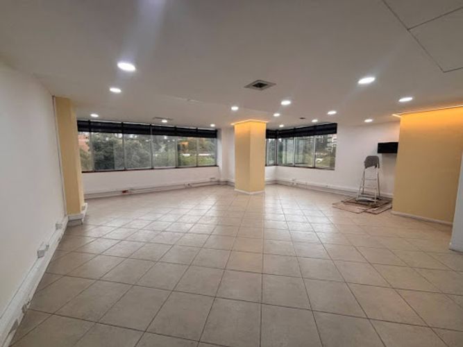 Oficina en arriendo en Cristo Rey, Medellín, 55 m² · foto 2 de 8