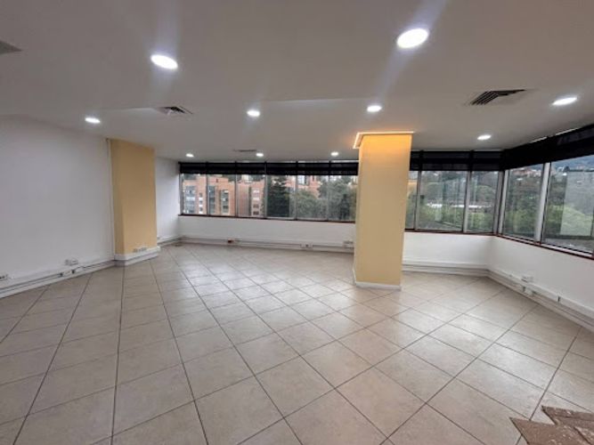 Oficina en arriendo en Cristo Rey, Medellín, 55 m² · foto 3 de 8