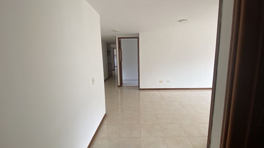 Apartamento de 3 alcobas en venta en Tierra Linda Del Vergel, Ibagué, 110 m² · foto 2 de 21
