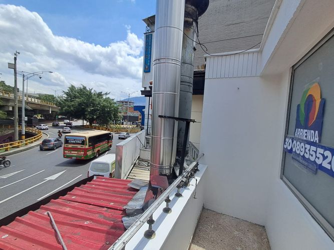 Casa de 5 alcobas en arriendo en Belén Las Mercedes, Medellín, 280 m² · foto 2 de 24