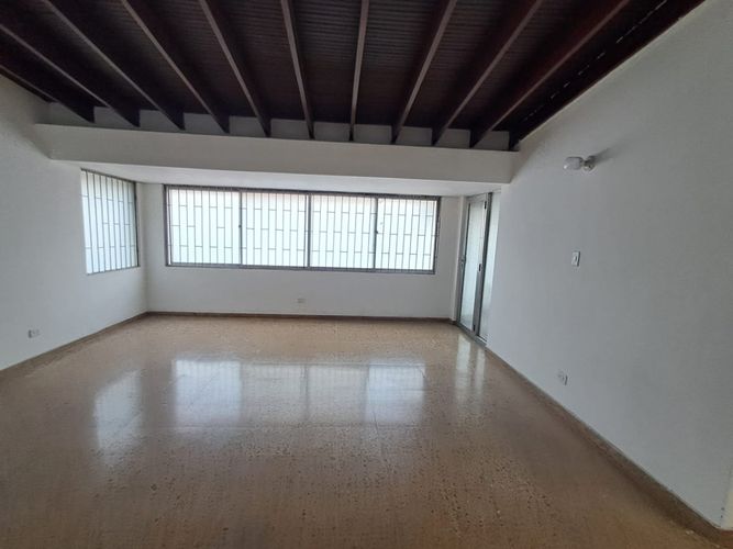 Casa de 5 alcobas en arriendo en Belén Las Mercedes, Medellín, 280 m² · foto 16 de 24