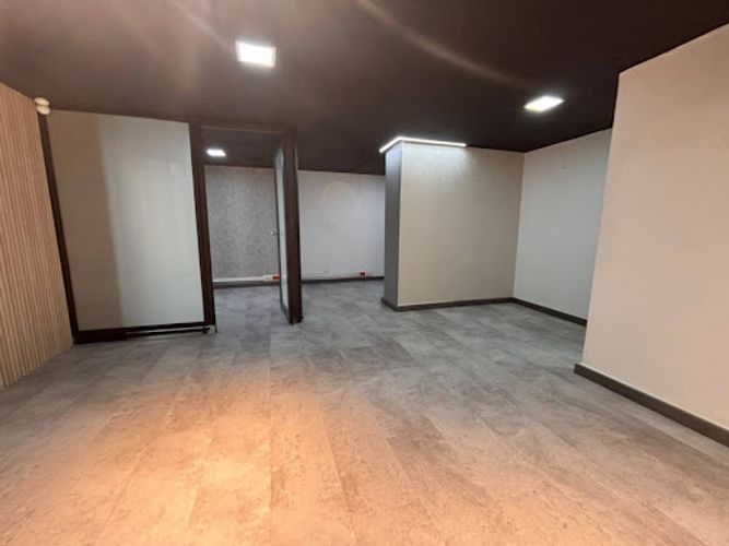 Oficina en arriendo en Cristo Rey, Medellín, 64 m² · foto 2 de 12