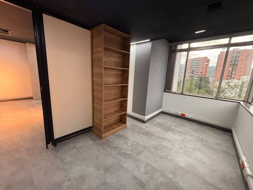 Oficina en arriendo en Cristo Rey, Medellín, 64 m² · foto 6 de 12