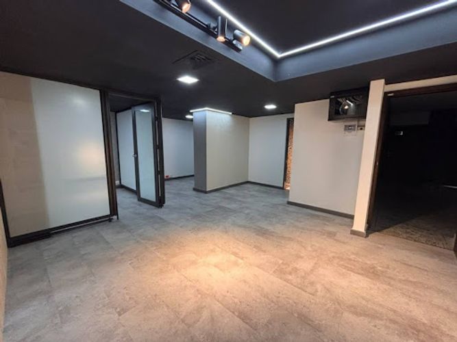 Oficina en arriendo en Cristo Rey, Medellín, 64 m² · foto 8 de 12