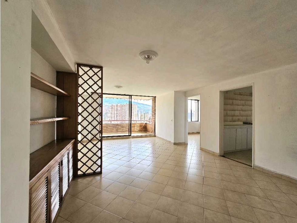 Apartamento de 4 habitaciones en venta en La Almeria, Medellín — imagen 1 de 30