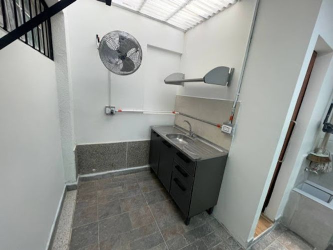 Local en arriendo en Estadio, Medellín, 27 m² · foto 12 de 15