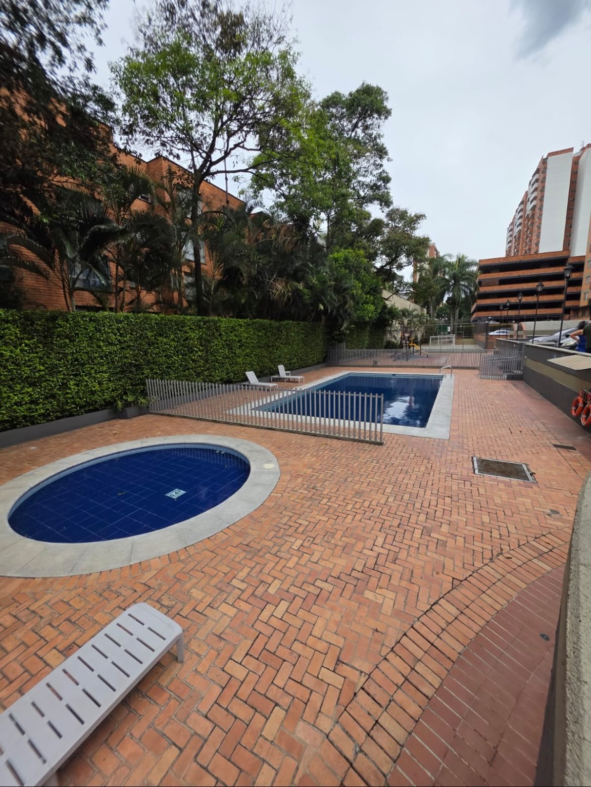 Apartamento en venta en Los Colores, Medellín · foto 2 de 10