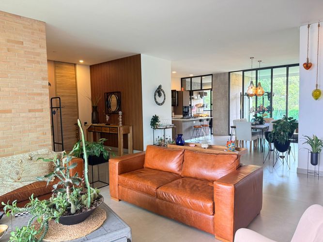 Apartamento de 3 alcobas en venta en El Poblado, Medellín, 293 m² · foto 3 de 20