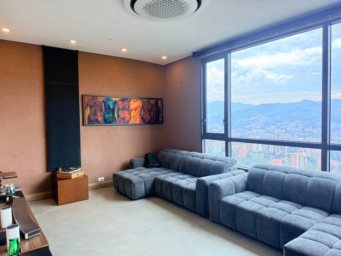 Apartamento de 3 alcobas en venta en El Poblado, Medellín, 293 m² · foto 18 de 20
