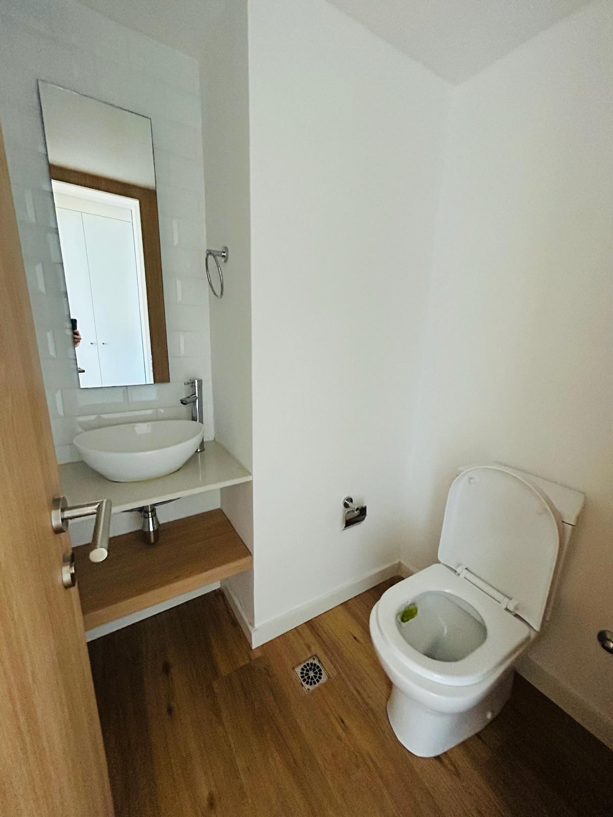 Alquiler hermoso apartamento de 1 dormitorio y dos baños con amplia terraza. Chucarro y Martí · Foto 11