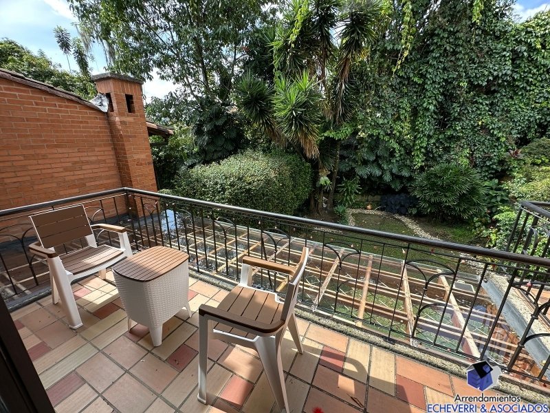 Casa en venta en Loma De Las Brujas, Envigado · foto 3 de 24
