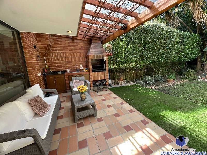 Casa en venta en Loma De Las Brujas, Envigado · foto 4 de 24