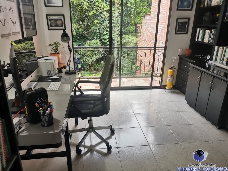 Casa en venta en Loma De Las Brujas, Envigado · foto 5 de 24