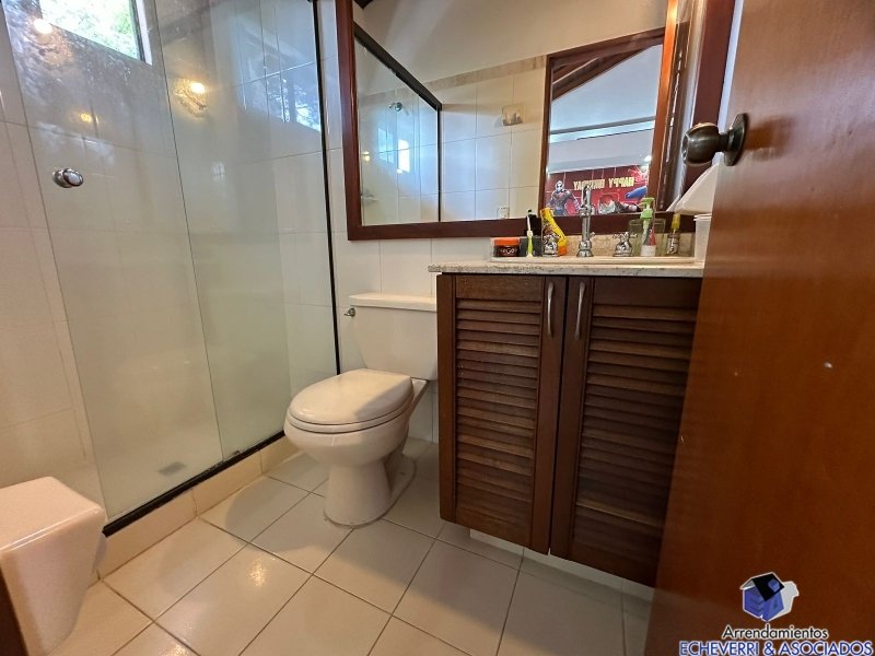 Casa en venta en Loma De Las Brujas, Envigado · foto 7 de 24