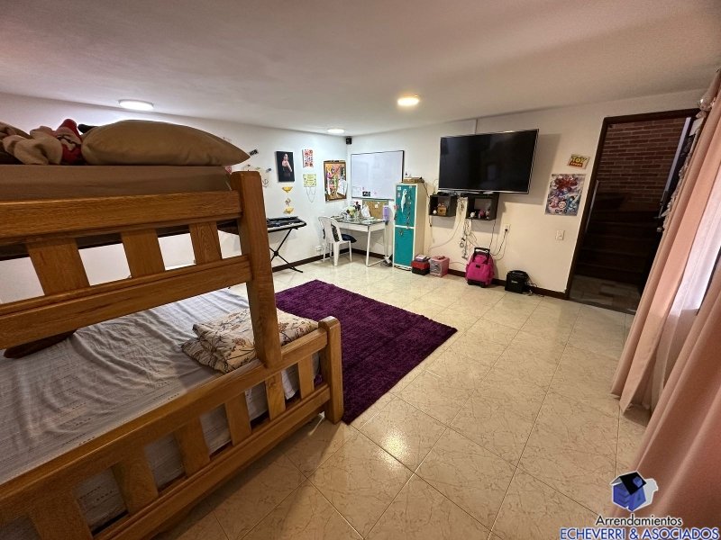 Casa en venta en Loma De Las Brujas, Envigado · foto 11 de 24
