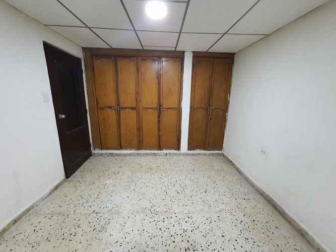 Apartamento de 6 alcobas en venta en Los Robles, Soledad, 72 m² · foto 8 de 13
