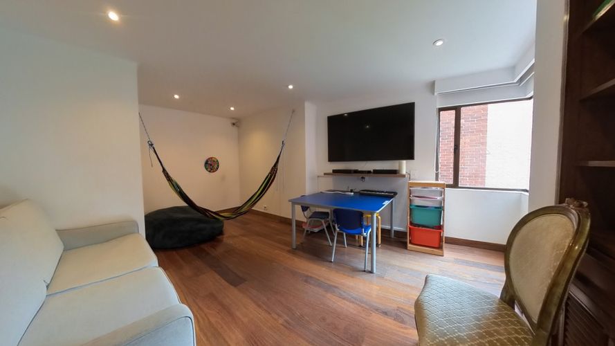 Apartamento de 3 alcobas en venta en Los Rosales, Bogotá, 173 m² · foto 6 de 24