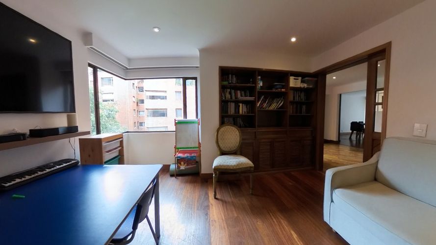 Apartamento de 3 alcobas en venta en Los Rosales, Bogotá, 173 m² · foto 7 de 24