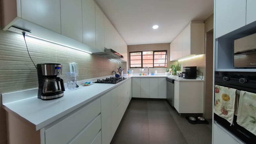 Apartamento de 3 alcobas en venta en Los Rosales, Bogotá, 173 m² · foto 11 de 24