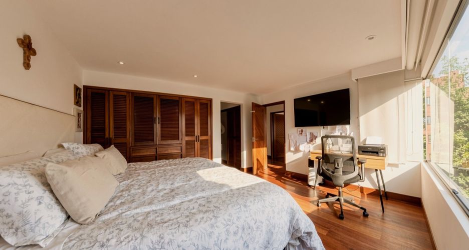 Apartamento de 3 alcobas en venta en Los Rosales, Bogotá, 173 m² · foto 21 de 24