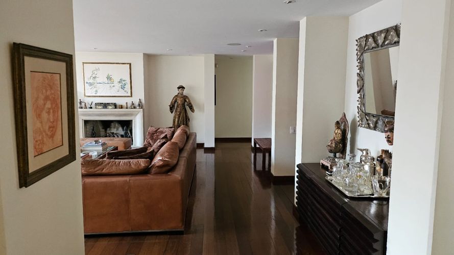 Apartamento de 3 alcobas en venta en Los Rosales, Bogotá, 315 m² · foto 7 de 23