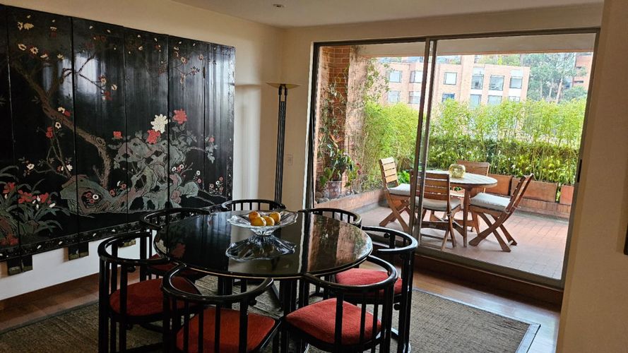 Apartamento de 3 alcobas en venta en Los Rosales, Bogotá, 315 m² · foto 8 de 23