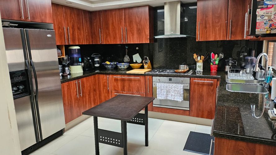 Apartamento de 3 alcobas en venta en Los Rosales, Bogotá, 315 m² · foto 10 de 23