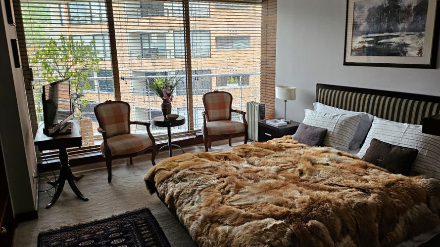 Apartamento de 3 alcobas en venta en Los Rosales, Bogotá, 315 m² · foto 16 de 23