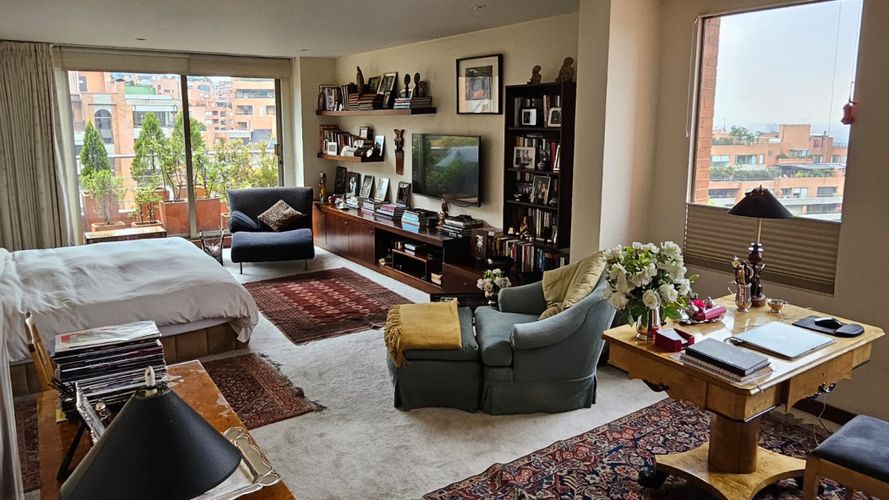 Apartamento de 3 alcobas en venta en Los Rosales, Bogotá, 315 m² · foto 19 de 23