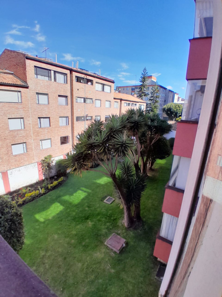 Apartamento en venta en Cedritos, Bogotá · foto 2 de 15