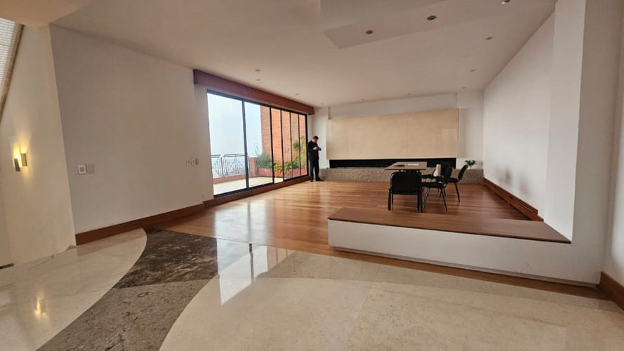 Apartamento de 4 alcobas en venta en Santa Barbara Alta, Bogotá, 420 m² · foto 8 de 23