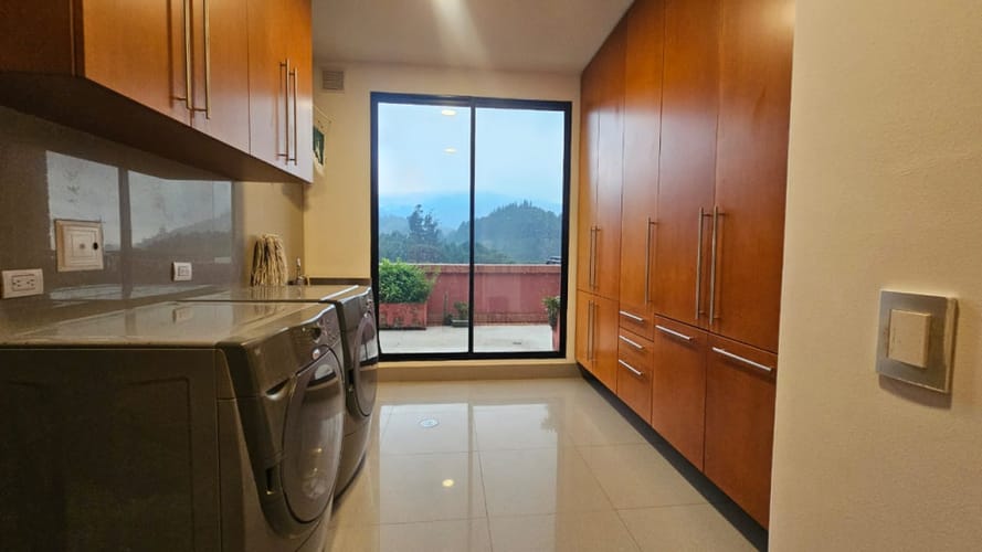 Apartamento de 4 alcobas en venta en Santa Barbara Alta, Bogotá, 420 m² · foto 9 de 23