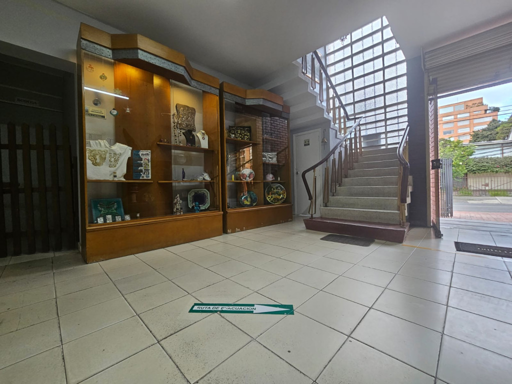 Casa en venta en Quinta Camacho, Bogotá · foto 3 de 19