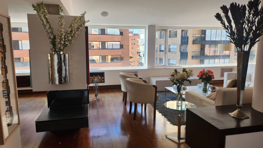 Apartamento en venta en Los Rosales, Bogotá · foto 4 de 24