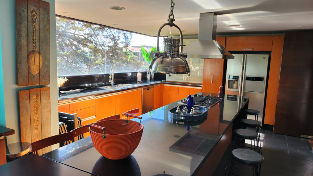 Apartamento en venta en Los Rosales, Bogotá · foto 8 de 24