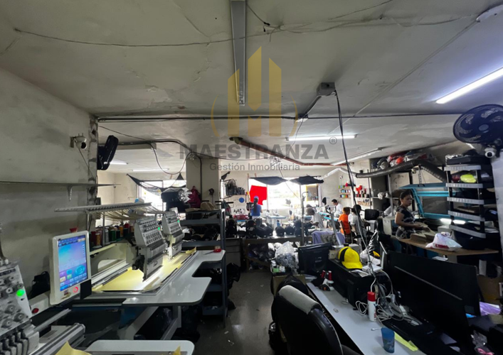 Bodega en arriendo en San Antonio, Medellín, 130 m² · foto 2 de 4