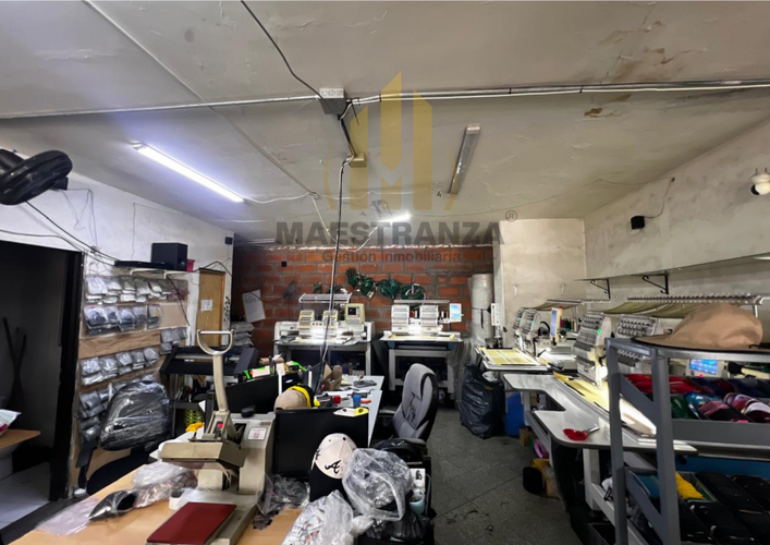Bodega en arriendo en San Antonio, Medellín, 130 m² · foto 3 de 4