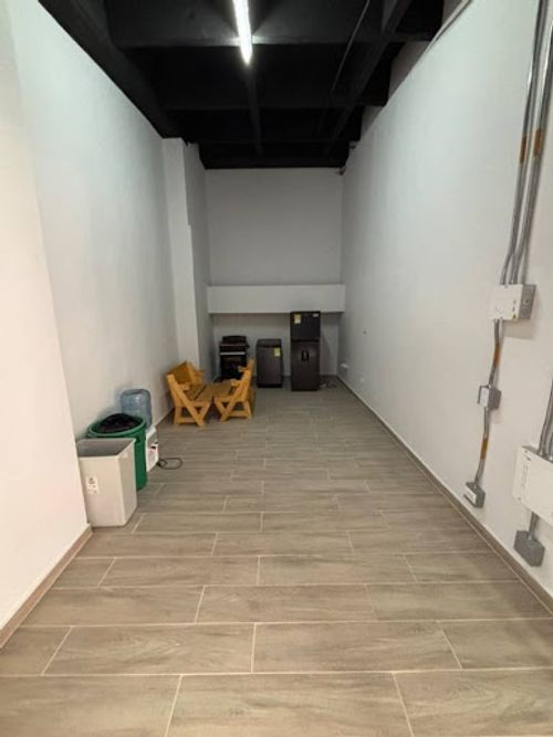 Local en arriendo en Manchester, Bello, 20 m² · foto 4 de 5