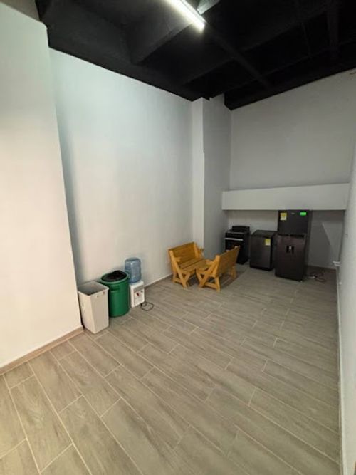 Local en arriendo en Manchester, Bello, 20 m² · foto 5 de 5