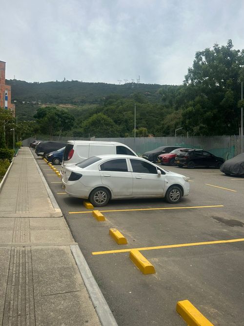 Apartamento de 3 alcobas en venta en San Antonio Del Carrizal, Girón, 60 m² · foto 18 de 23