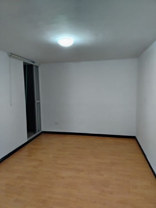 Apartamento de 3 alcobas en venta en Yerbabuena, Ibagué, 78 m² · foto 3 de 5