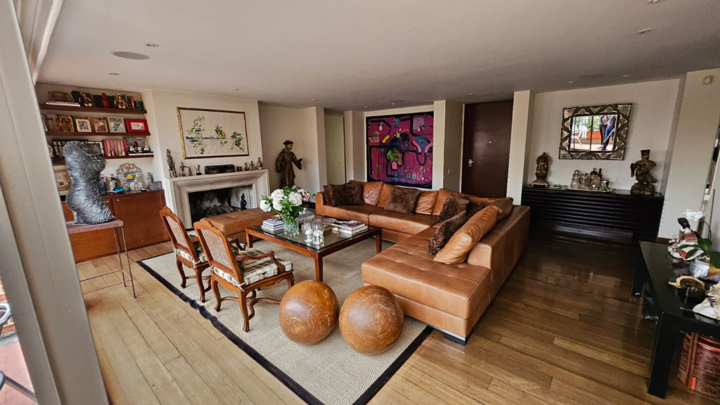 Apartment for rent in Los rosales, Bogotá