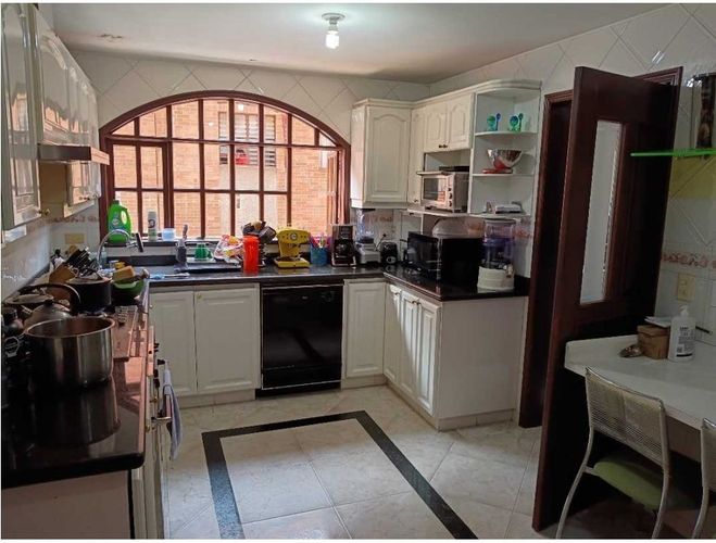 Apartamento de 3 alcobas en venta en San Patricio, Bogotá, 230 m² · foto 15 de 21