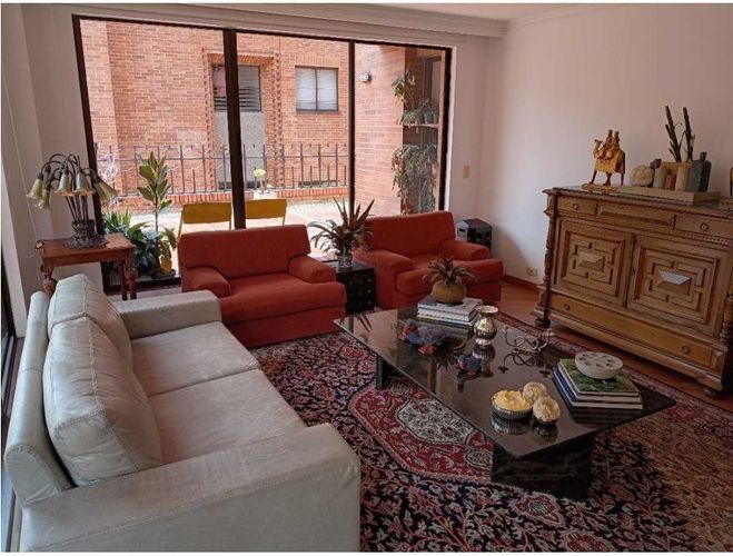 Apartamento de 3 alcobas en venta en San Patricio, Bogotá, 230 m² · foto 2 de 21
