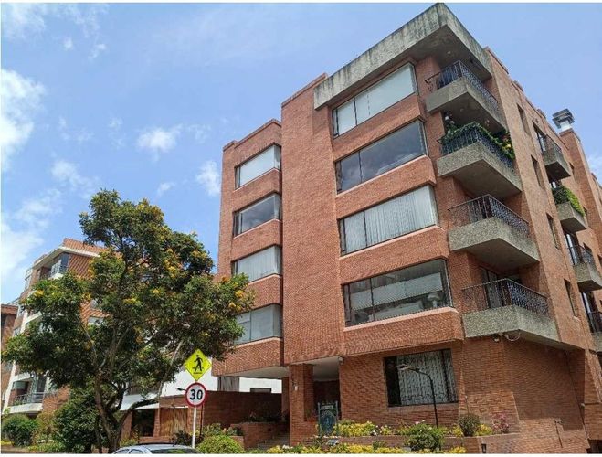 Apartamento de 3 alcobas en venta en San Patricio, Bogotá, 230 m² · foto 20 de 21