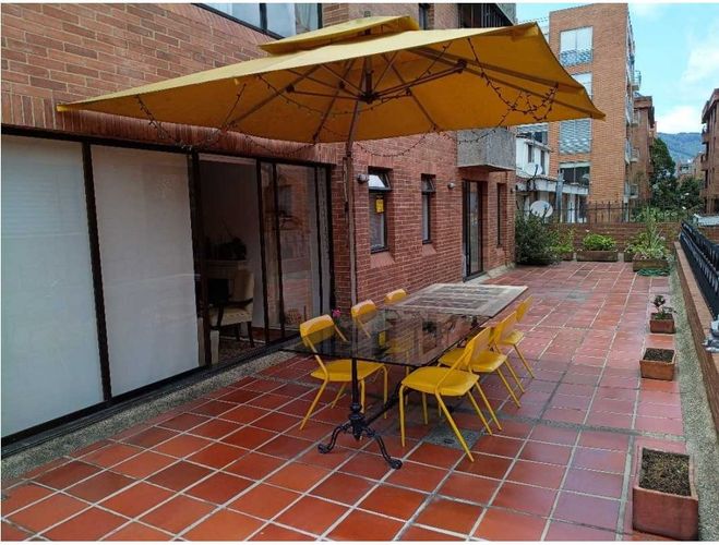 Apartamento de 3 alcobas en venta en San Patricio, Bogotá, 230 m² · foto 3 de 21