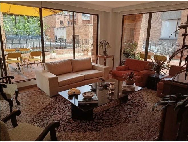 Apartamento de 3 alcobas en venta en San Patricio, Bogotá, 230 m² · foto 4 de 21